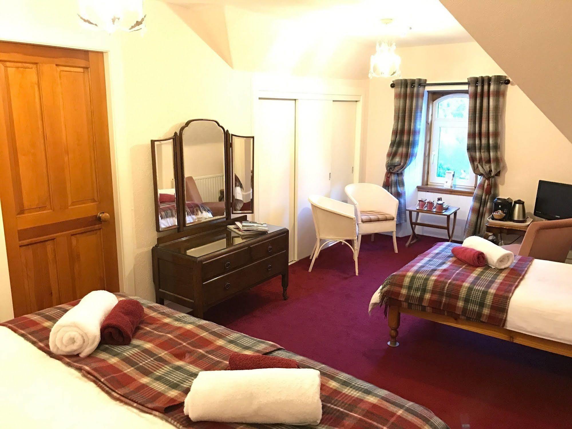 Rossmor Bed & Breakfast Grantown-on-Spey Exterior photo