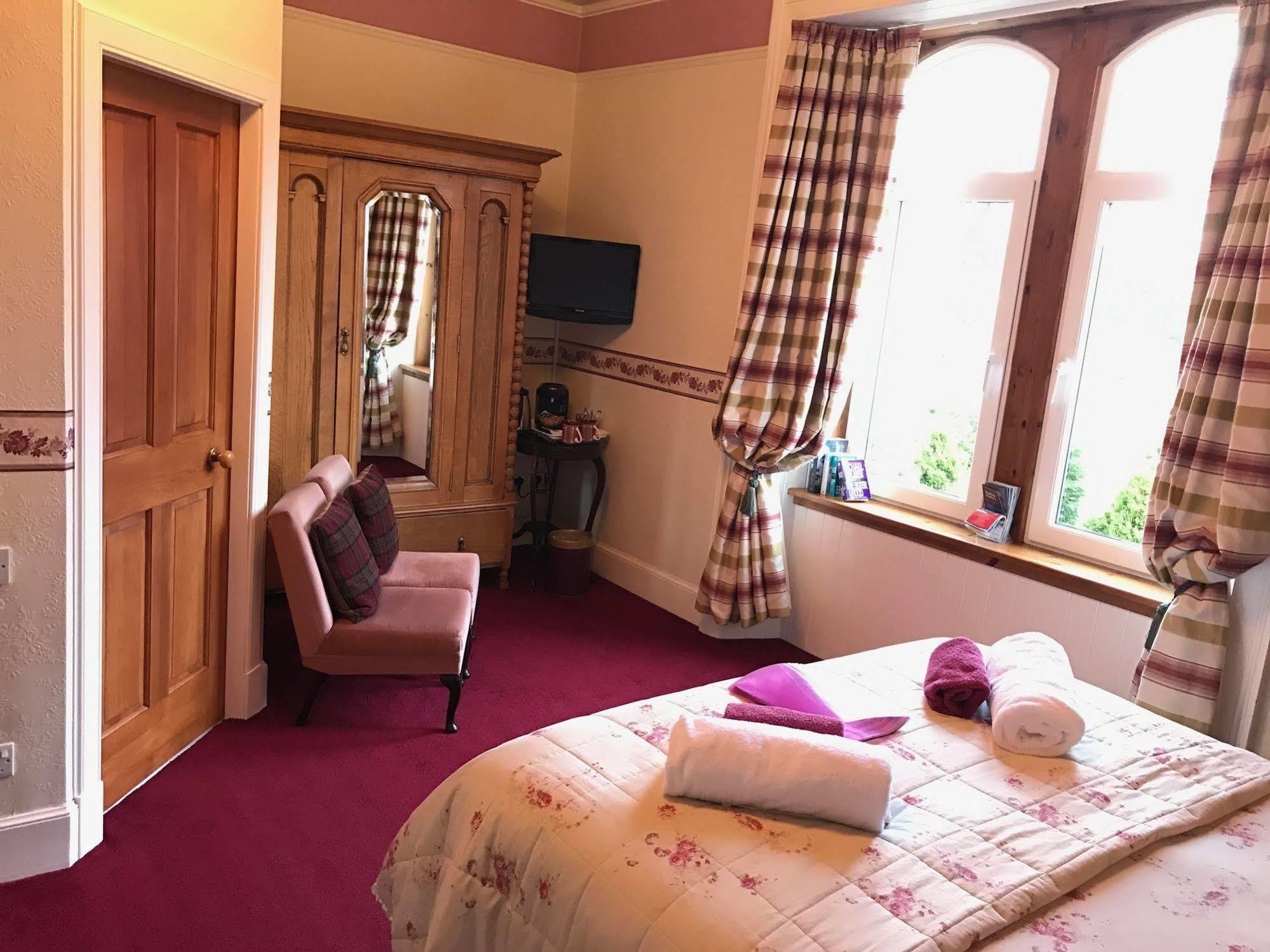 Rossmor Bed & Breakfast Grantown-on-Spey Exterior photo