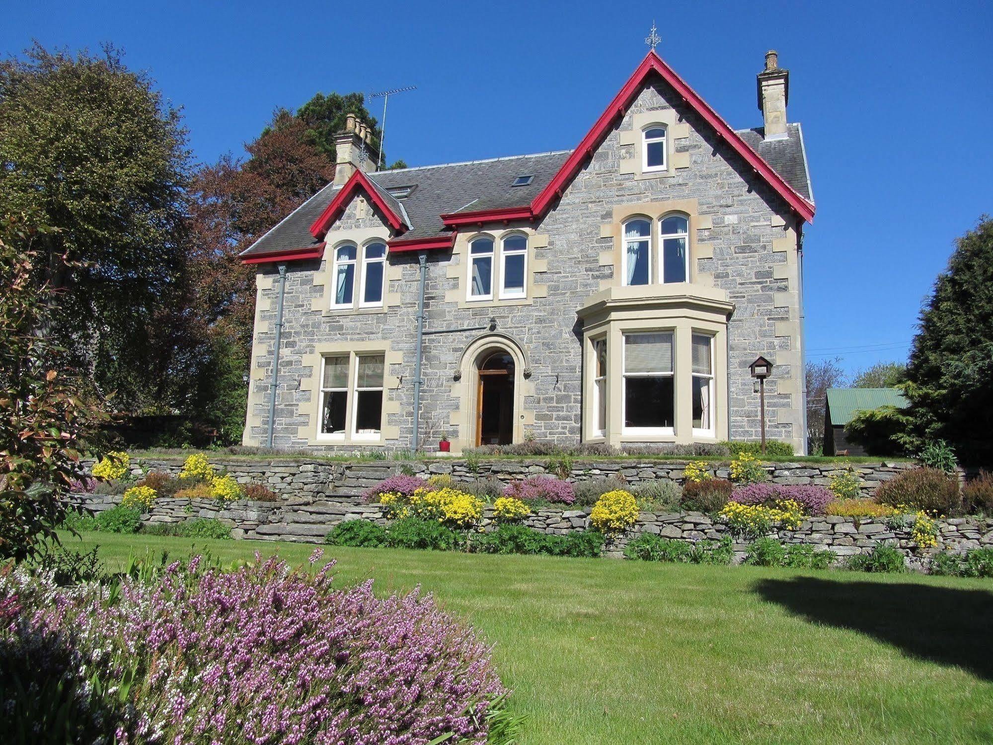 Rossmor Bed & Breakfast Grantown-on-Spey Exterior photo