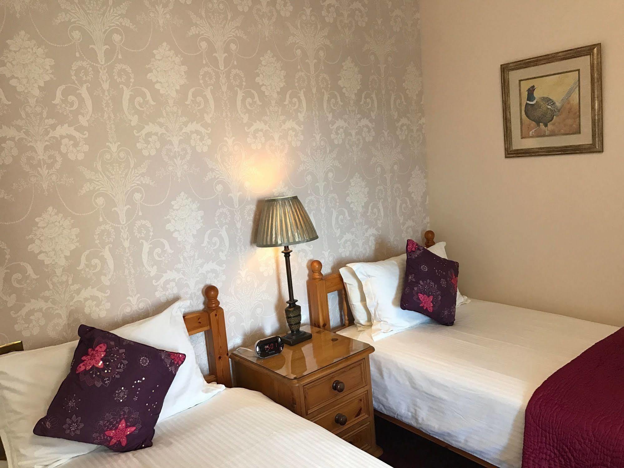 Rossmor Bed & Breakfast Grantown-on-Spey Exterior photo
