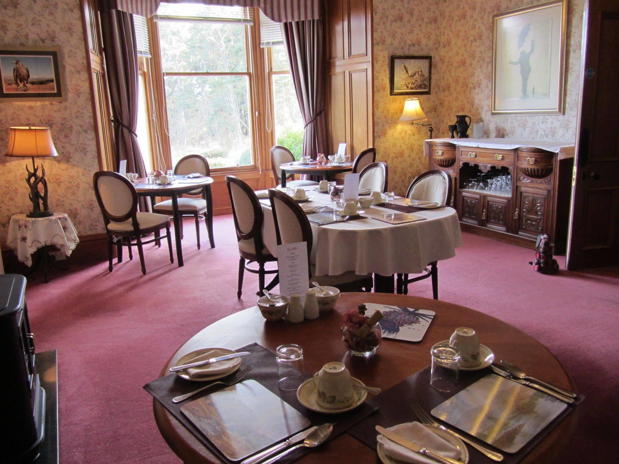Rossmor Bed & Breakfast Grantown-on-Spey Exterior photo